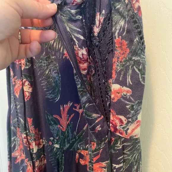 Dress - Picture 5 of 7